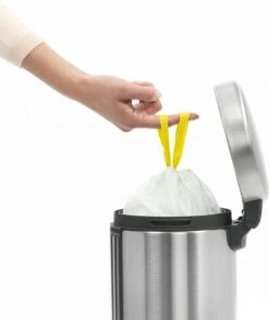 Brabantia NewIcon Prullenbak - 3 L - Matt Steel Fingerprint Proof -Brabantia 1008x1200 2