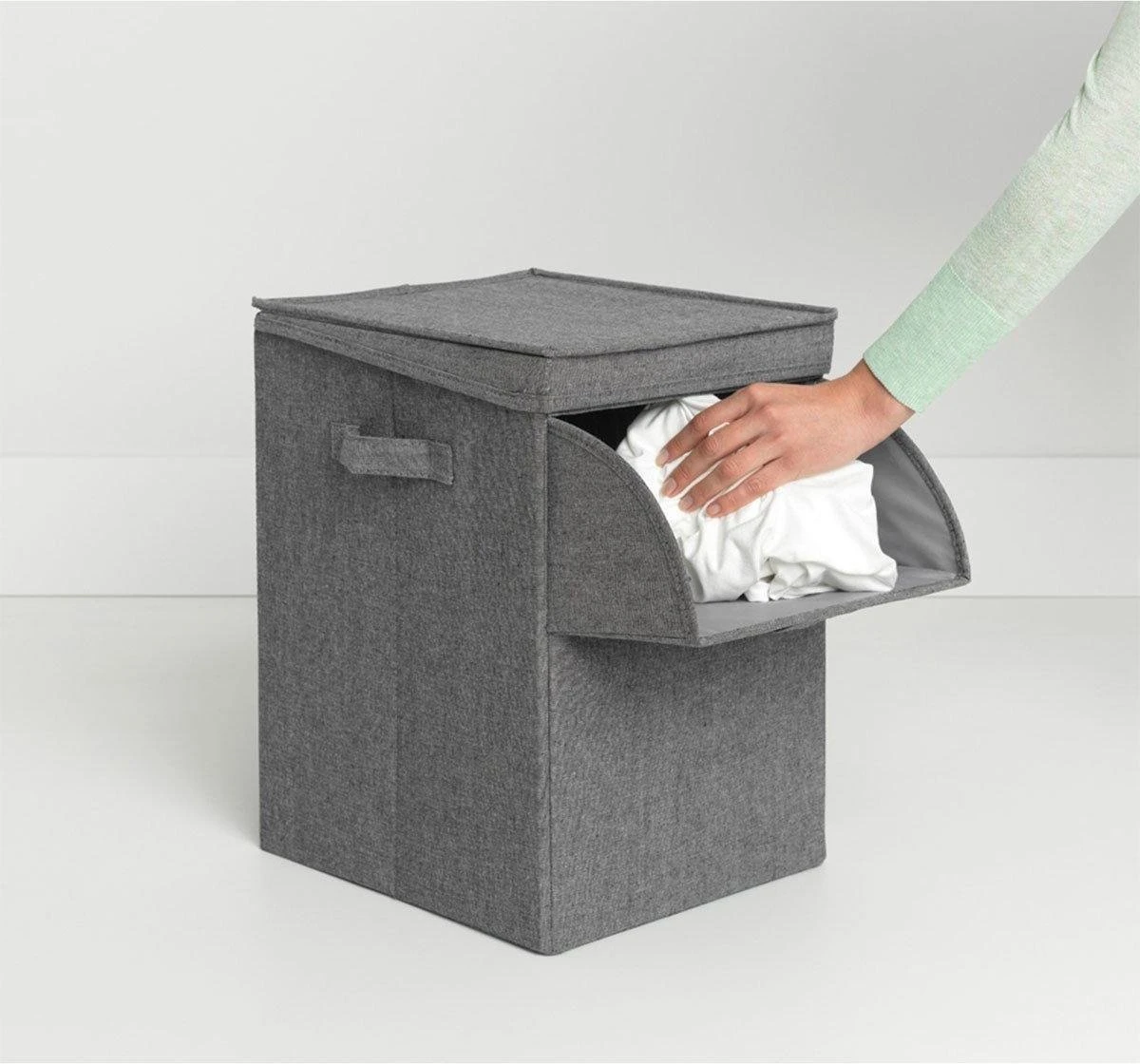 Brabantia Wasmand Met Deksel - Stapelbaar - 35 L - Pepper Black 6 Brabantia Wasmand Met Deksel - Stapelbaar - 35 L - Pepper Black - Afbeelding 4