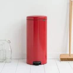 Brabantia NewIcon Prullenbak - 30 L - Passion Red -Brabantia 1200x1200 391