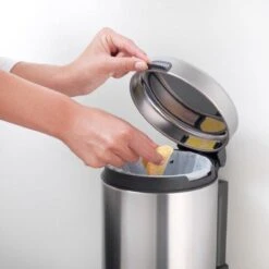 Brabantia NewIcon Wandprullenbak - 3 L - Matt Steel -Brabantia 1200x1200 465