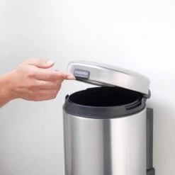 Brabantia NewIcon Wandprullenbak - 3 L - Matt Steel -Brabantia 1200x1200 467