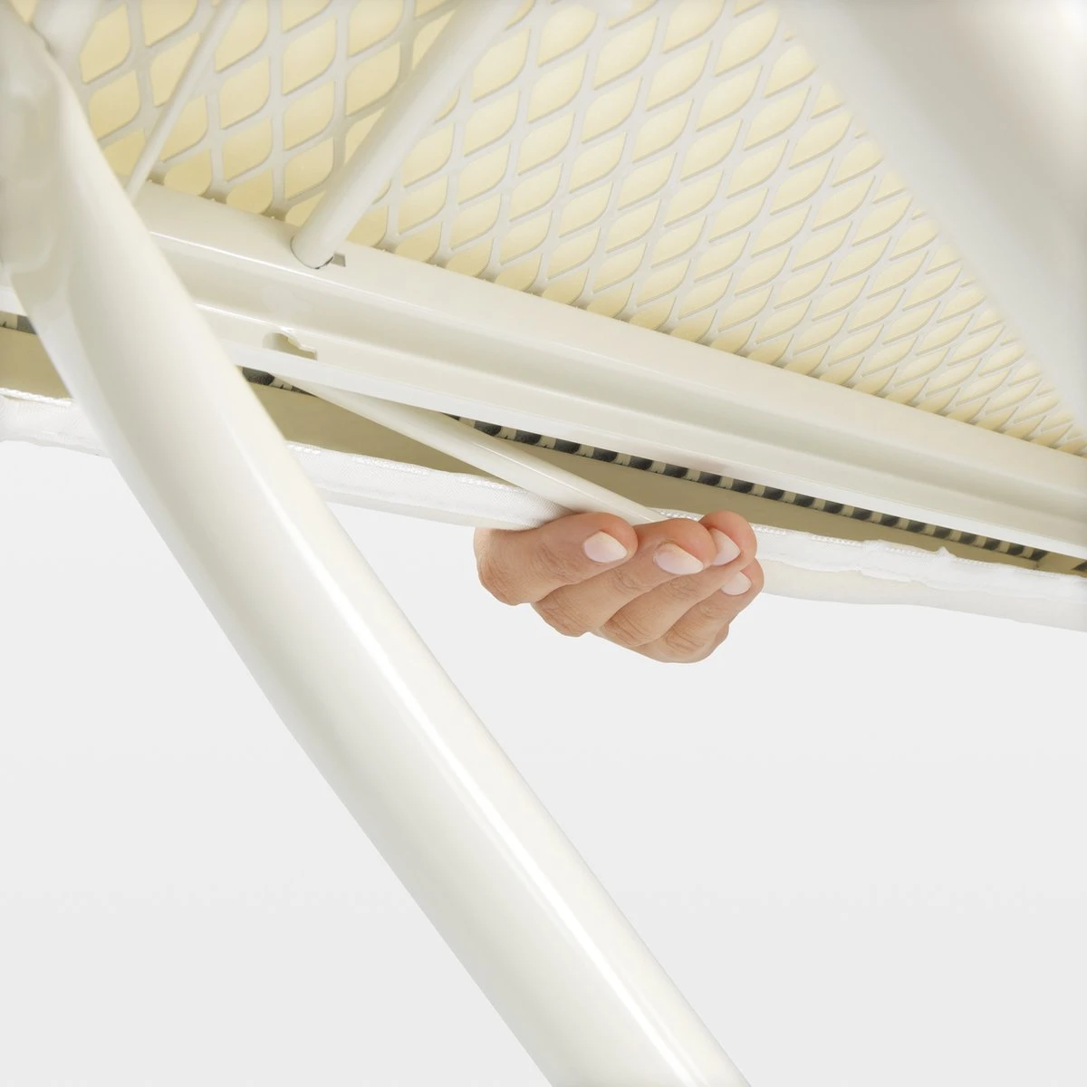 Brabantia Strijkplank A - Met Strijkijzerhouder - 110x30 Cm - Ice Water 5 Brabantia Strijkplank A - Met Strijkijzerhouder - 110x30 Cm - Ice Water - Afbeelding 3