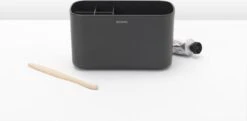Brabantia ReNew Tandenborstelhouder - 11 X 19,6 X 9,9 Cm - Dark Grey 25 Brabantia ReNew Tandenborstelhouder - 11 X 19,6 X 9,9 Cm - Dark Grey -Brabantia 1200x590 1