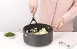 Brabantia Profile Pureestamper - Anti-aanbak - RVS 9 Brabantia Profile Pureestamper - Anti-aanbak - RVS -Brabantia 1200x764