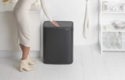 Brabantia Bo Touch Bin Prullenbak - 60 L - Matt Black -Brabantia 1200x766 2