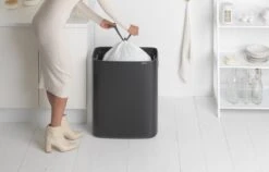 Brabantia Bo Touch Bin Prullenbak - 60 L - Matt Black -Brabantia 1200x766 4