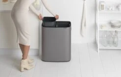 Brabantia Bo Touch Bin Prullenbak - 2 X 30 L - Platinum 23 Brabantia Bo Touch Bin Prullenbak - 2 X 30 L - Platinum -Brabantia 1200x766 6