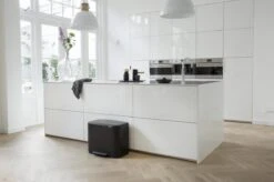 Brabantia Bo Prullenbak - 3 X 11 L - Matt Black -Brabantia 1200x799 17