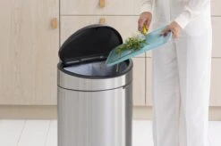Brabantia Touch Bin Prullenbak - 40 L - Matt Steel Fingerprint Proof -Brabantia 1200x799 70