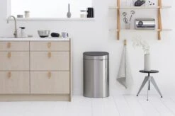 Brabantia Touch Bin Prullenbak - 40 L - Matt Steel Fingerprint Proof -Brabantia 1200x799 73