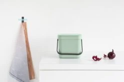 Brabantia Sort & Go Aanrecht Afvalbakje - 3 L - Jade Green -Brabantia 1200x799 90