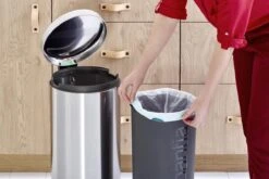 Brabantia NewIcon Prullenbak - 30 L - Matt Steel -Brabantia 1200x800 51