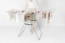 Brabantia HangOn Droogrek Inklapbaar - 25 Meter - Metallic Grey 28 Brabantia HangOn Droogrek Inklapbaar - 25 Meter - Metallic Grey -Brabantia 1200x800 62