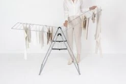 Brabantia HangOn Droogrek Inklapbaar - 25 Meter - Metallic Grey 30 Brabantia HangOn Droogrek Inklapbaar - 25 Meter - Metallic Grey -Brabantia 1200x800 64