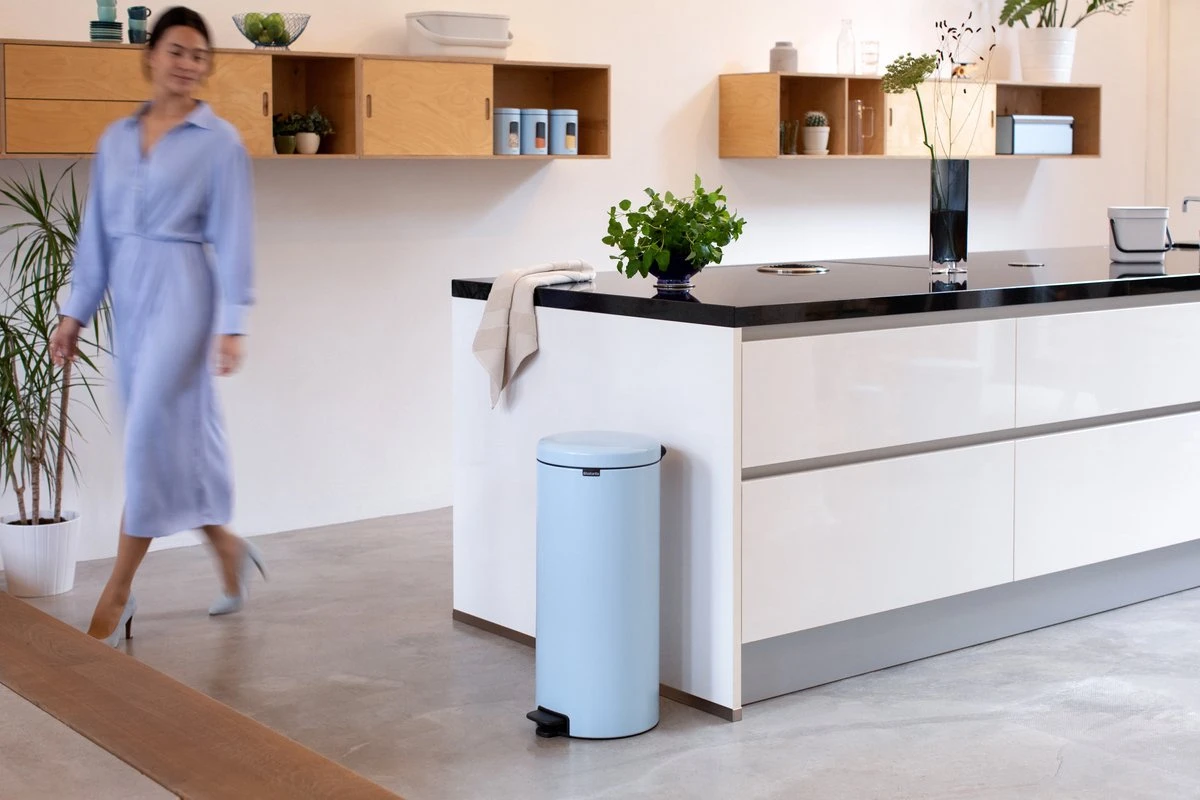 Brabantia NewIcon Prullenbak - 30 L - Dreamy Blue 8 Brabantia NewIcon Prullenbak - 30 L - Dreamy Blue - Afbeelding 6