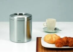 Brabantia Tafelafvalbakje - 2.3 L - Matt Steel 13 Brabantia Tafelafvalbakje - 2.3 L - Matt Steel -Brabantia 1200x850