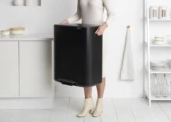 Brabantia Bo Prullenbak - 60 L - Met 80 Vuilniszakken - Matt Black -Brabantia 1200x857 1