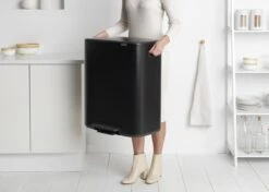 Brabantia Bo Prullenbak - 60 L - Matt Black 20 Brabantia Bo Prullenbak - 60 L - Matt Black -Brabantia 1200x857 5