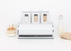 Brabantia Broodtrommel - Met Schuifdeksel - White 15 Brabantia Broodtrommel - Met Schuifdeksel - White -Brabantia 1200x867 1