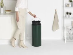 Brabantia Touch Bin Prullenbak - 30 L - Pine Green 19 Brabantia Touch Bin Prullenbak - 30 L - Pine Green -Brabantia 1200x899 2