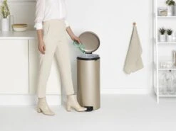 Brabantia NewIcon Prullenbak - 30 L - Metallic Gold -Brabantia 1200x899 20