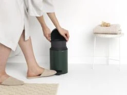 Brabantia NewIcon Prullenbak - 3 L - Pine Green 29 Brabantia NewIcon Prullenbak - 3 L - Pine Green -Brabantia 1200x899 33