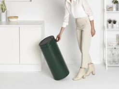 Brabantia Touch Bin Prullenbak - 30 L - Pine Green 26 Brabantia Touch Bin Prullenbak - 30 L - Pine Green -Brabantia 1200x899 5