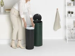 Brabantia Touch Bin Prullenbak - 30 L - Pine Green 28 Brabantia Touch Bin Prullenbak - 30 L - Pine Green -Brabantia 1200x899 6