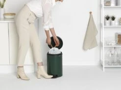 Brabantia NewIcon Prullenbak - 12 L - Pine Green -Brabantia 1200x900 153