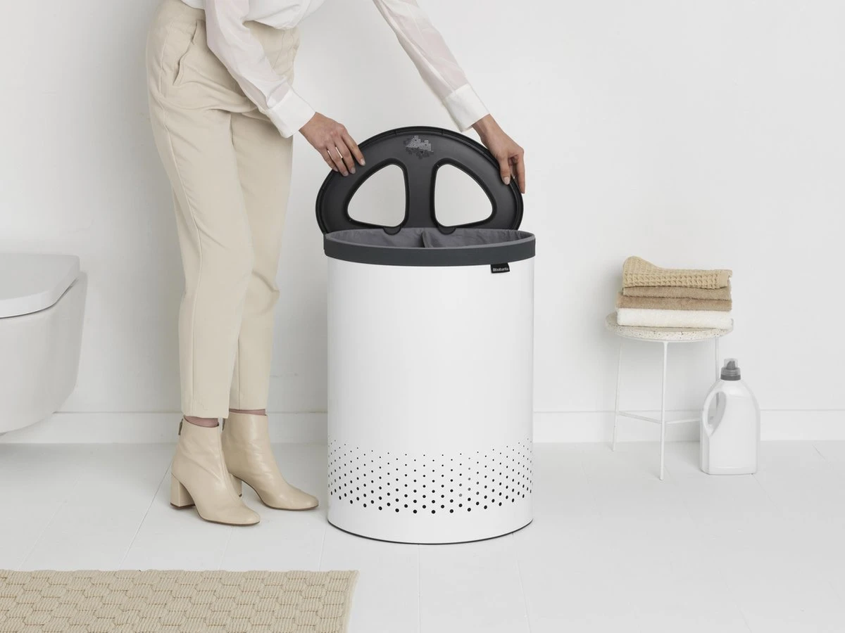 Brabantia Wasmand Met Deksel - 55 L - White / Dark Grey Kunststof Deksel 5 Brabantia Wasmand Met Deksel - 55 L - White / Dark Grey Kunststof Deksel - Afbeelding 3
