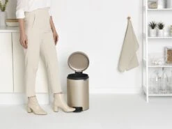 Brabantia NewIcon Prullenbak - 12 L - Metallic Gold 23 Brabantia NewIcon Prullenbak - 12 L - Metallic Gold -Brabantia 1200x900 62
