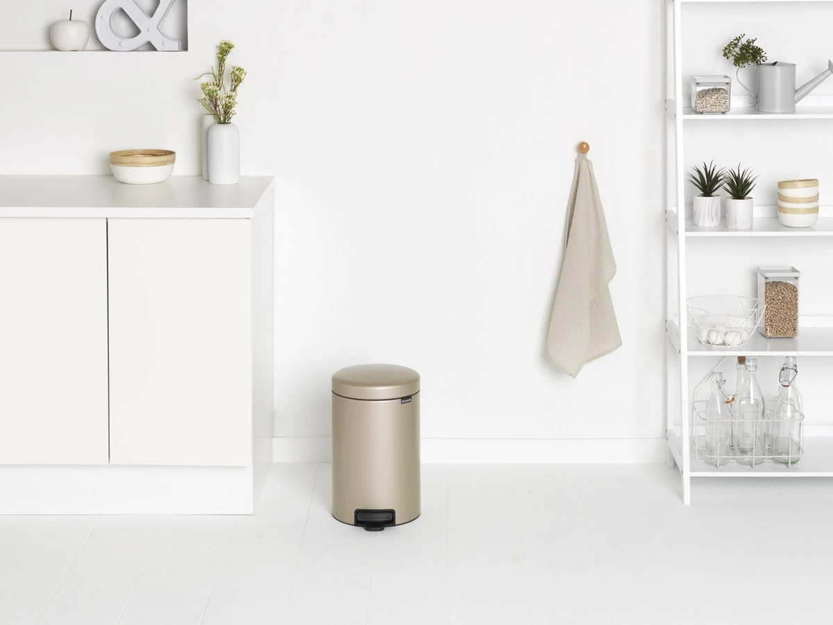 Brabantia NewIcon Prullenbak - 12 L - Metallic Gold 6 Brabantia NewIcon Prullenbak - 12 L - Metallic Gold - Afbeelding 4