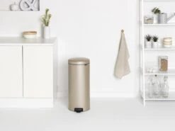 Brabantia NewIcon Prullenbak - 30 L - Metallic Gold -Brabantia 1200x901 3