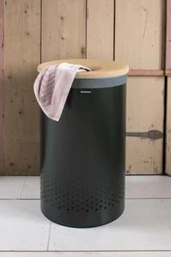 Brabantia Wasmand Met Deksel - 60 L - Matt Black / Kurken Deksel -Brabantia 799x1200 44