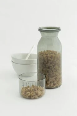 Brabantia Voorraadbussen Met Maatbeker Set Van 2 - 1,3 L - Dark Grey 13 Brabantia Voorraadbussen Met Maatbeker Set Van 2 - 1,3 L - Dark Grey -Brabantia 799x1200 46