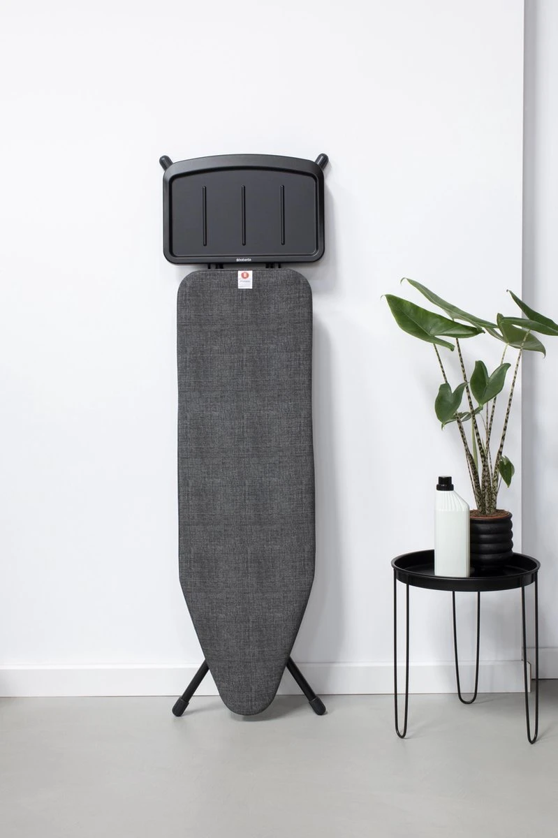 Brabantia Strijkplank B - Met Stoomunithouder - 124x38 Cm - Denim Black 10 Brabantia Strijkplank B - Met Stoomunithouder - 124x38 Cm - Denim Black - Afbeelding 8