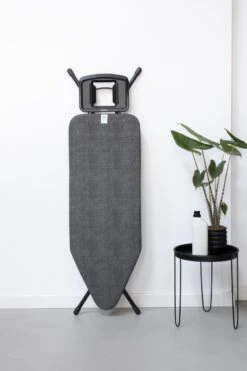 Brabantia Strijkplank C - Met Strijkijzerhouder - 124 X 45 Cm - Denim Black -Brabantia 799x1200 71