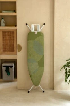 Brabantia Strijkplank B Met Strijkijzerhouder - 124 X 38 Cm - Calm Rustle 15 Brabantia Strijkplank B Met Strijkijzerhouder - 124 X 38 Cm - Calm Rustle -Brabantia 800x1200 14