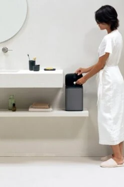 Brabantia Bo Prullenbak - 4 L - Platinum 35 Brabantia Bo Prullenbak - 4 L - Platinum -Brabantia 800x1200 24