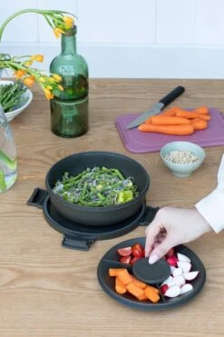 Brabantia Make & Take Salade Lunchbox - 1,3 L - Kunststof - Dark Grey -Brabantia 800x1200 38