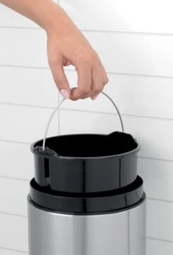 Brabantia Slide Bin Prullenbak - 5 L - Matt Black -Brabantia 816x1200 3