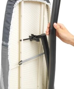 Brabantia Strijkplank D Met Hittebestendige Parkeerplaats - Met Linnenrek - 135 X 45 Cm - Spring Bubbles 10 Brabantia Strijkplank D Met Hittebestendige Parkeerplaats - Met Linnenrek - 135 X 45 Cm - Spring Bubbles -Brabantia 992x1200